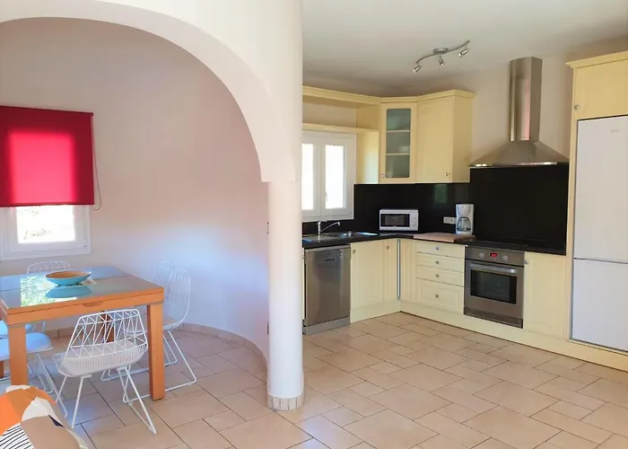 Redonda Ii Villa